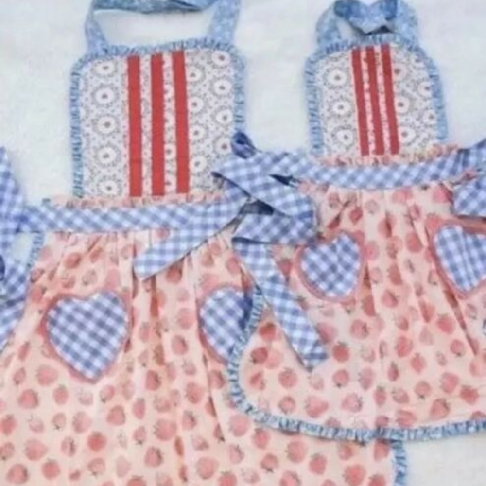Matilda Jane Mommy Me Hearts Crafts Apron Set NWT - Picture 3 of 3